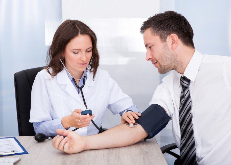 kiểm tra sức khoẻ định kỳ giúp phòng ngừa đột quỵ